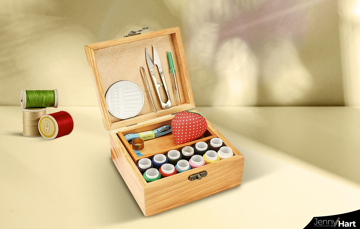 The 7 Best Sewing Kits Everyone should Have (Buying Guide)